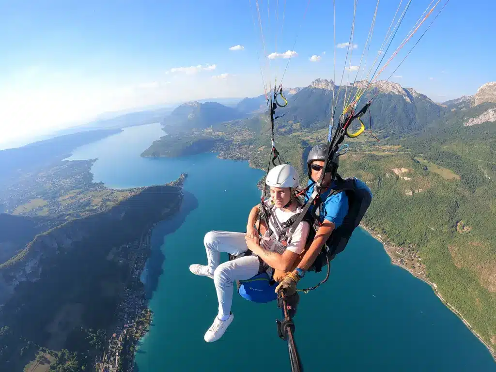 Sensation forte et panoramas exceptionnels en parapente Ascendance en Haute-Savoie.